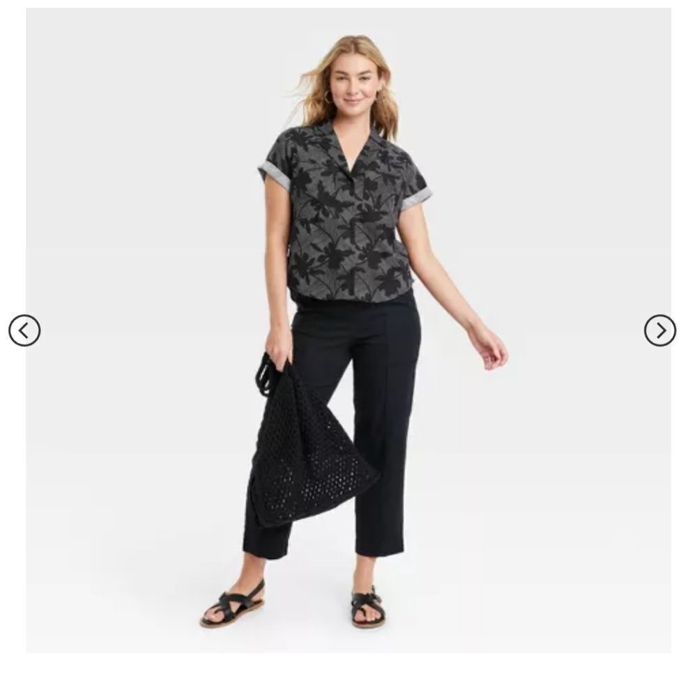 🆕♣️Short-Sleeve Collared Button-Down Shirt from Universal Thread